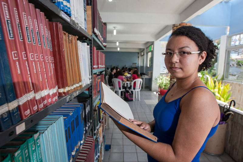 Graças ao Bolsa Família, a desigualdade educacional entre classes sociais caiu de 31% para 19,4%. Foto: Ubirajara Machado